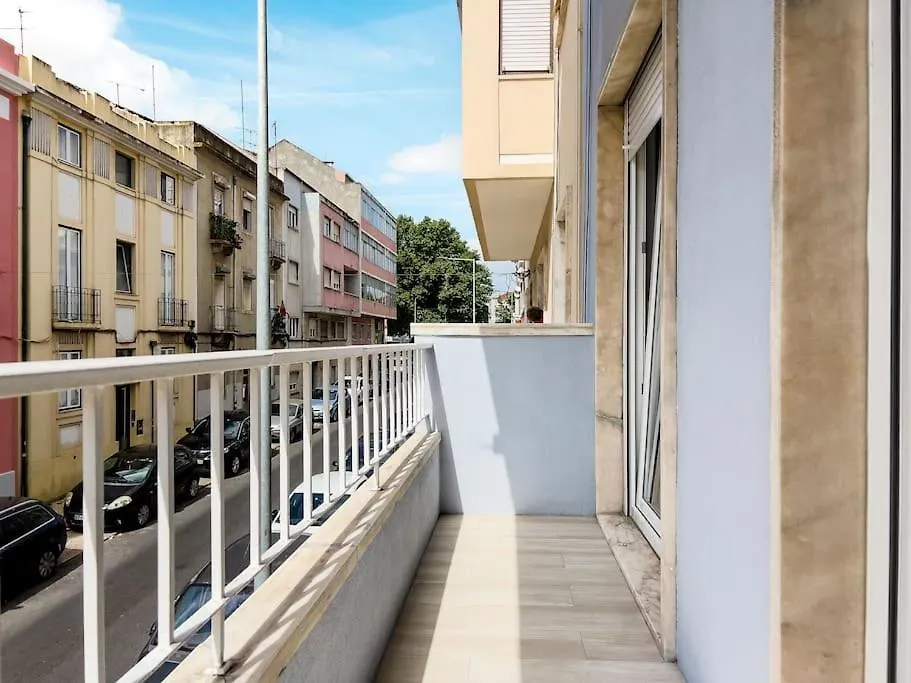 Appartement Olaias Lisbon 2Bed Near Metro